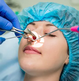 Endoscopic<br />
Sinus Surgery